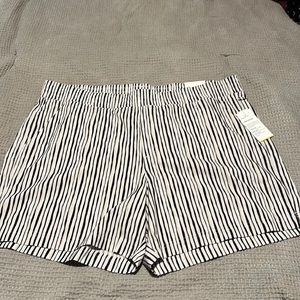 Old Navy Active Shorts size XL Go Dry Stretch Tech NWT